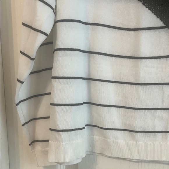 ANDREE BY UNIT White and Black Striped Top with sequin heart - Picture 6 of 7